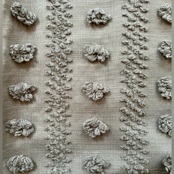 Boutique Shift Dress with raised Puff detailing.  Size medium - Picture 5 of 6